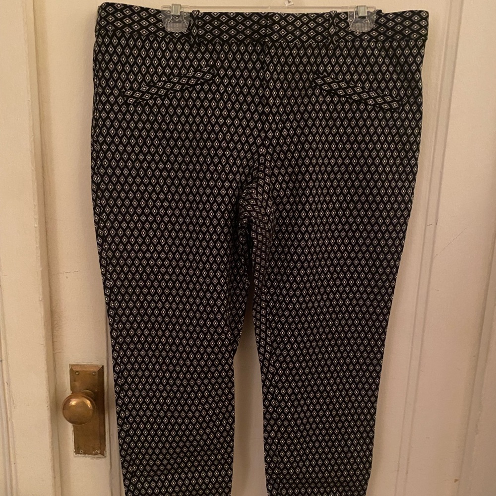 Skinny bi stretch ankle pants.